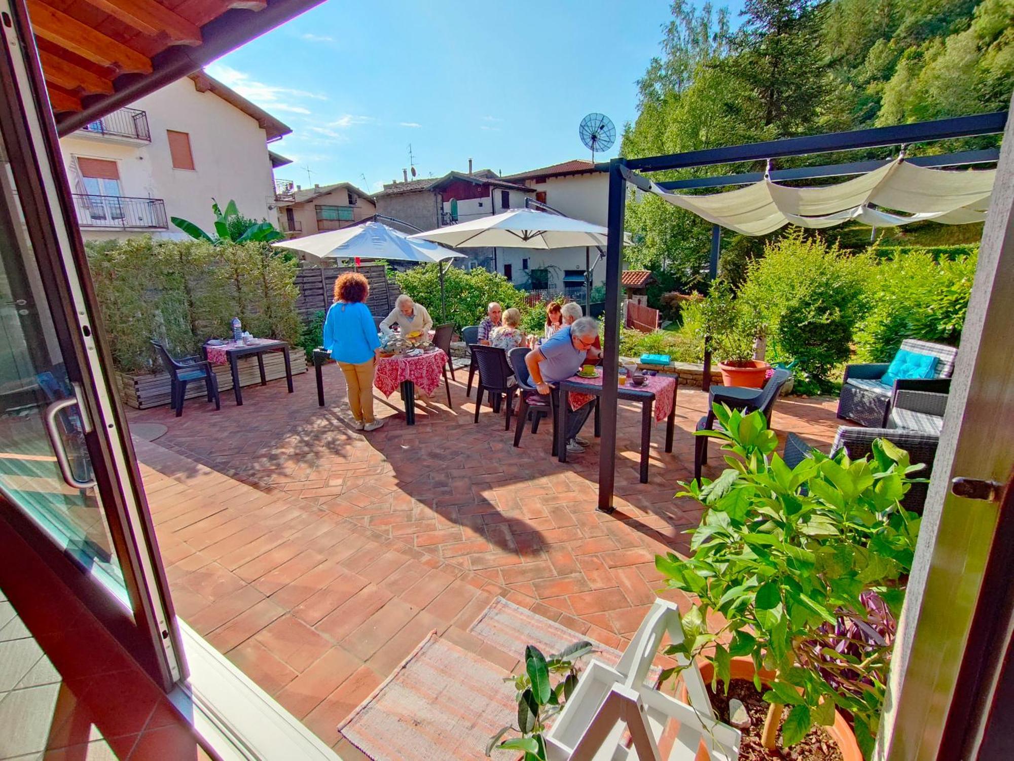 Bed&Breakfast Angela Clusone Exteriör bild